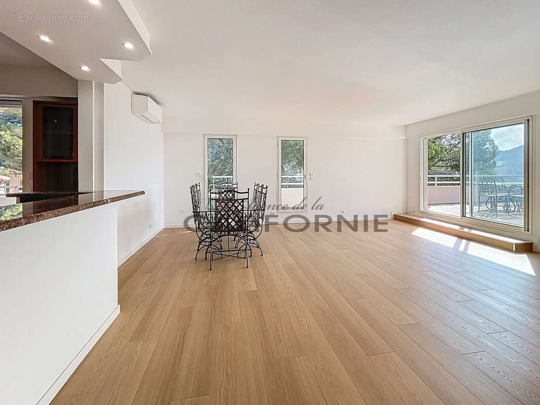 Appartement à LE CANNET