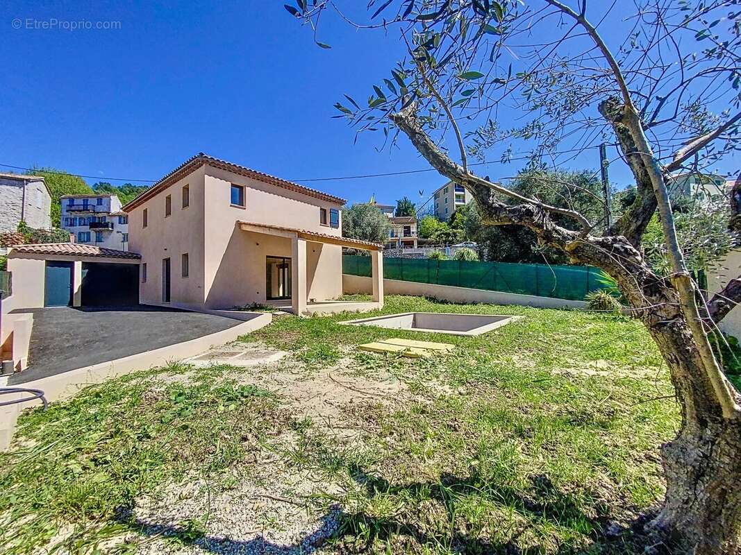 Maison à TOURRETTE-LEVENS