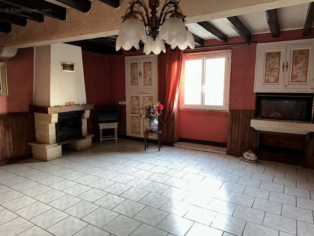 Maison à SAINT-MAURICE-LA-CLOUERE