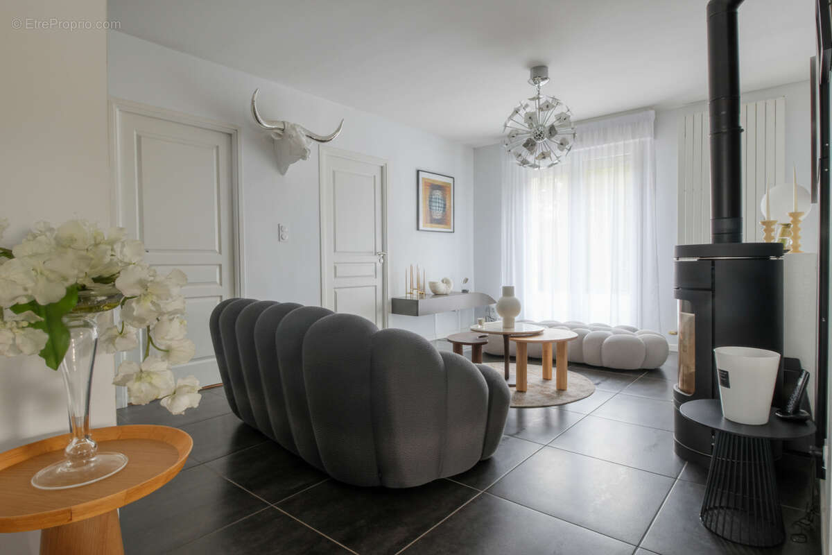 Cesson-sevigne - la menouriais - maison  renovee en  2022 - espace de vie de  plus de  95 m² - 234 m² hab - terrain de 668 m² -  - photo 3