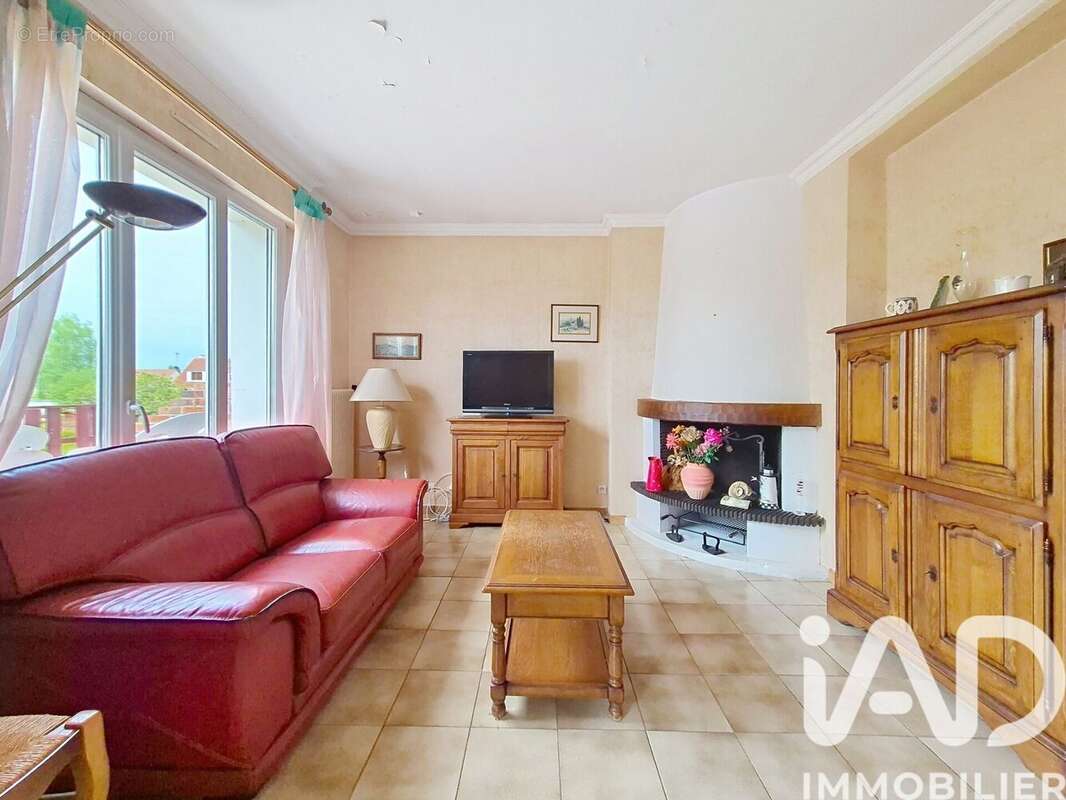 Photo 4 - Maison à LE MESNIL-SAINT-DENIS