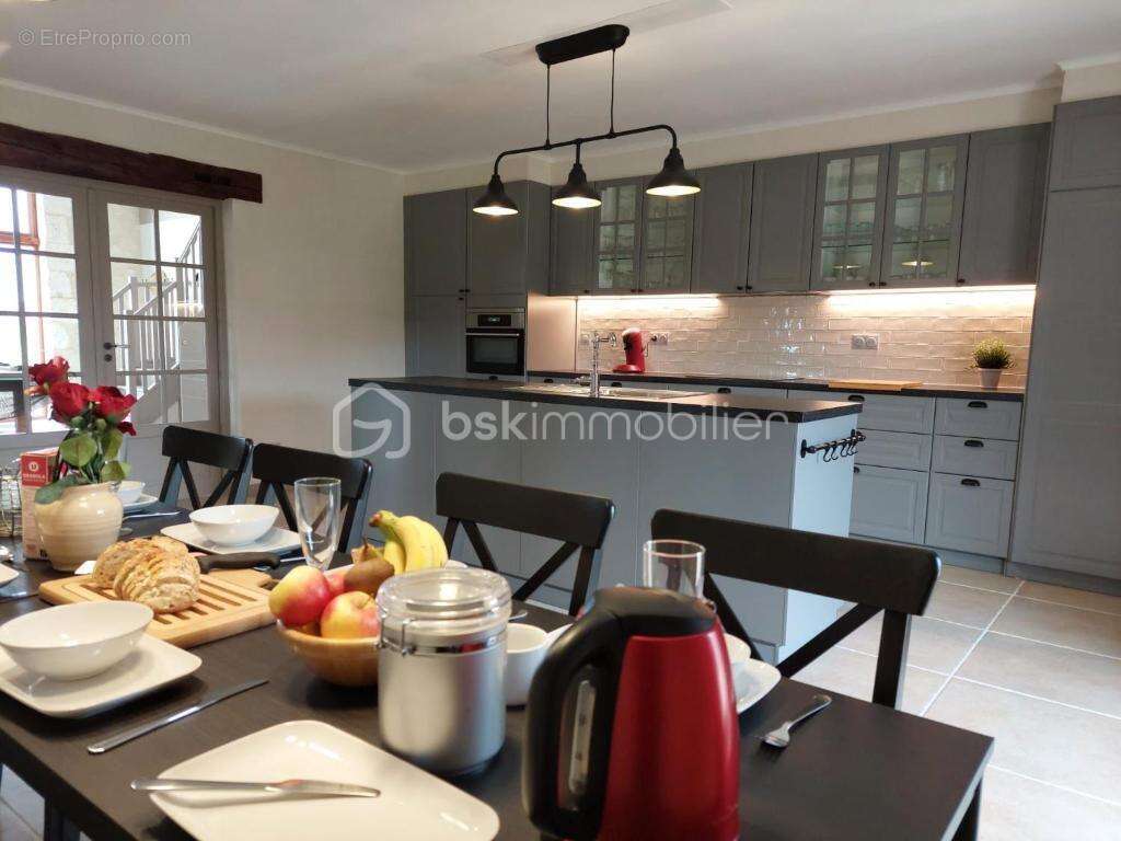 Maison à LUSSAS-ET-NONTRONNEAU