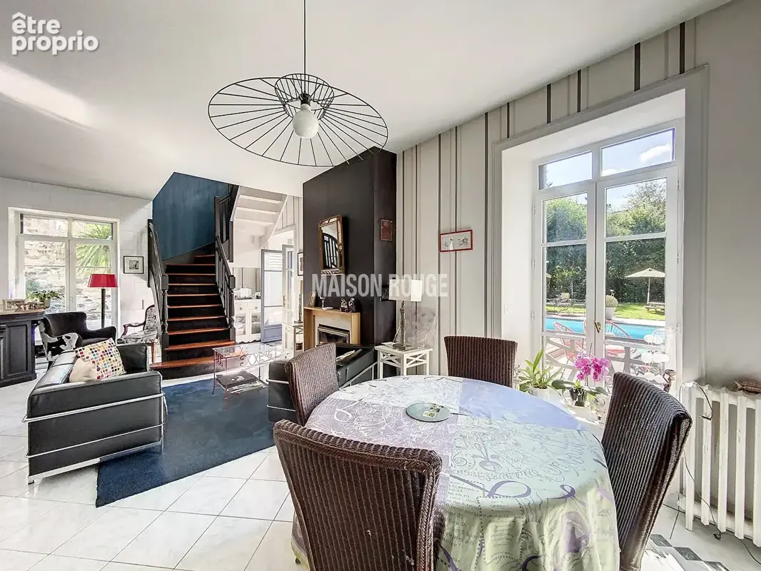 DOL-DE-BRETAGNE - Rare propriété avec piscine et terrain constructible en centre-ville - photo 10