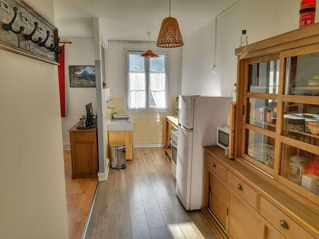 Appartement à EAUX-BONNES