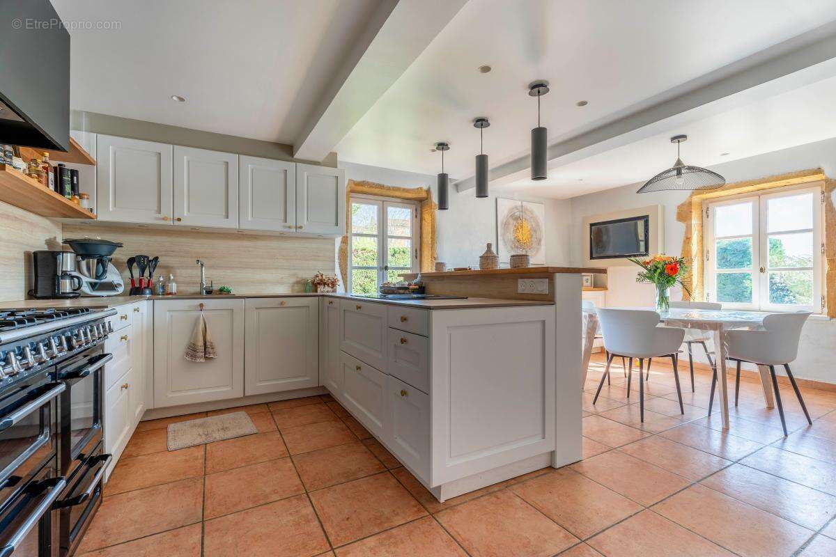 Maison à SAINT-GERMAIN-SUR-L&#039;ARBRESLE