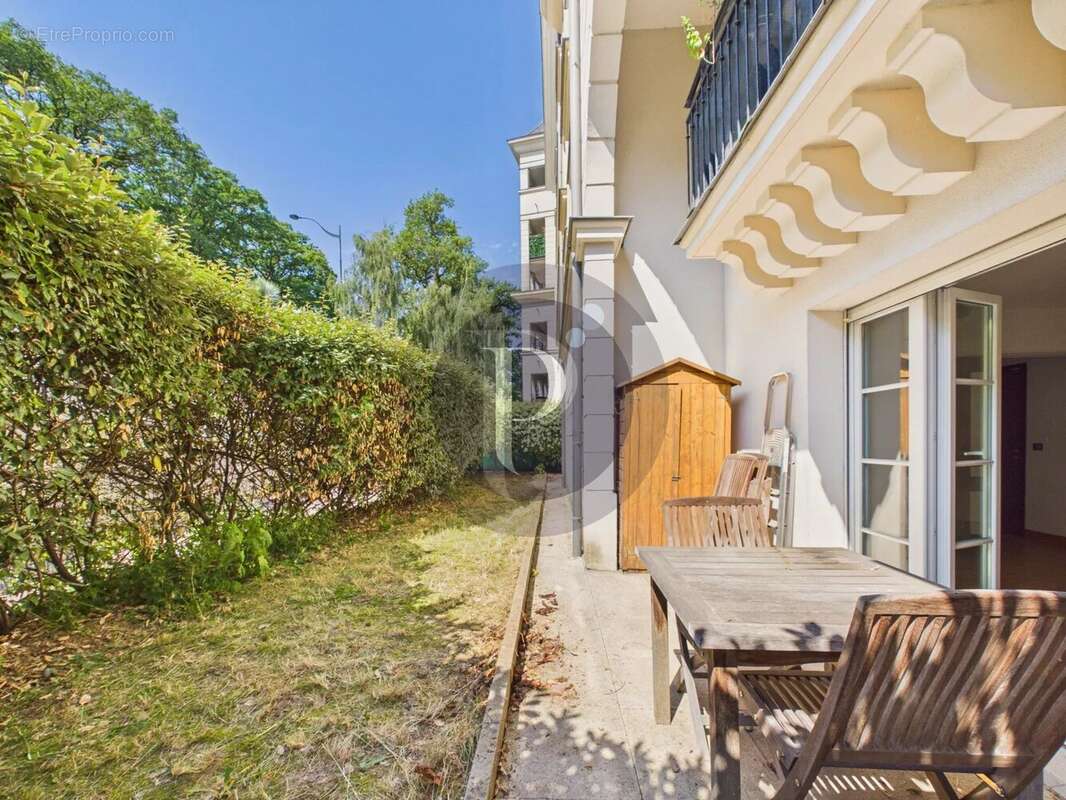 Appartement à LE PLESSIS-ROBINSON