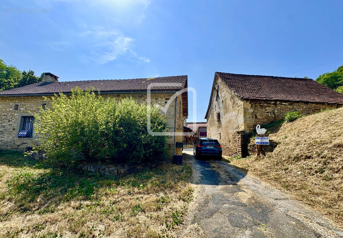 EXCLUSIVITE - A deux pas de la Dordogne, rare ensemble immobilier typique du Périgord - photo 16