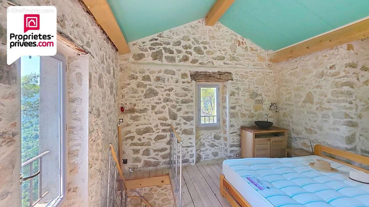 Tour en pierres amenagee avec terrain de 7 hectares et vue panoramique sur la vallee de la siagne - photo 14
