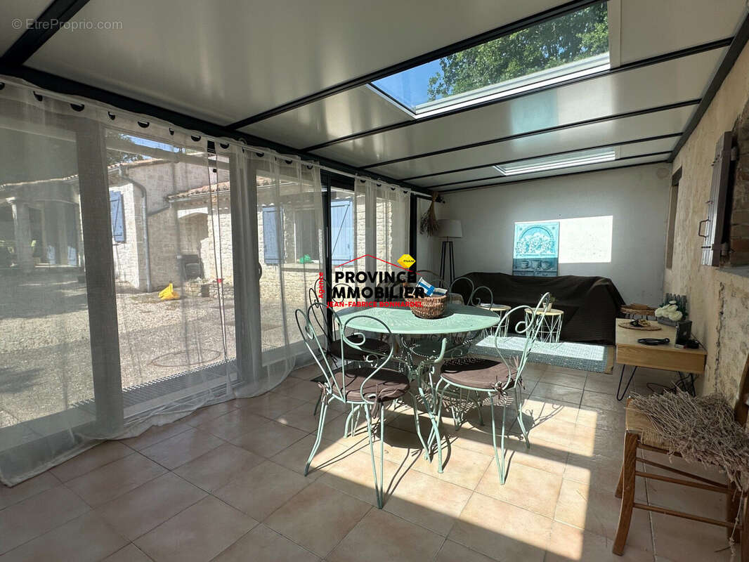 Maison 246 m² à Grignan  - photo 6