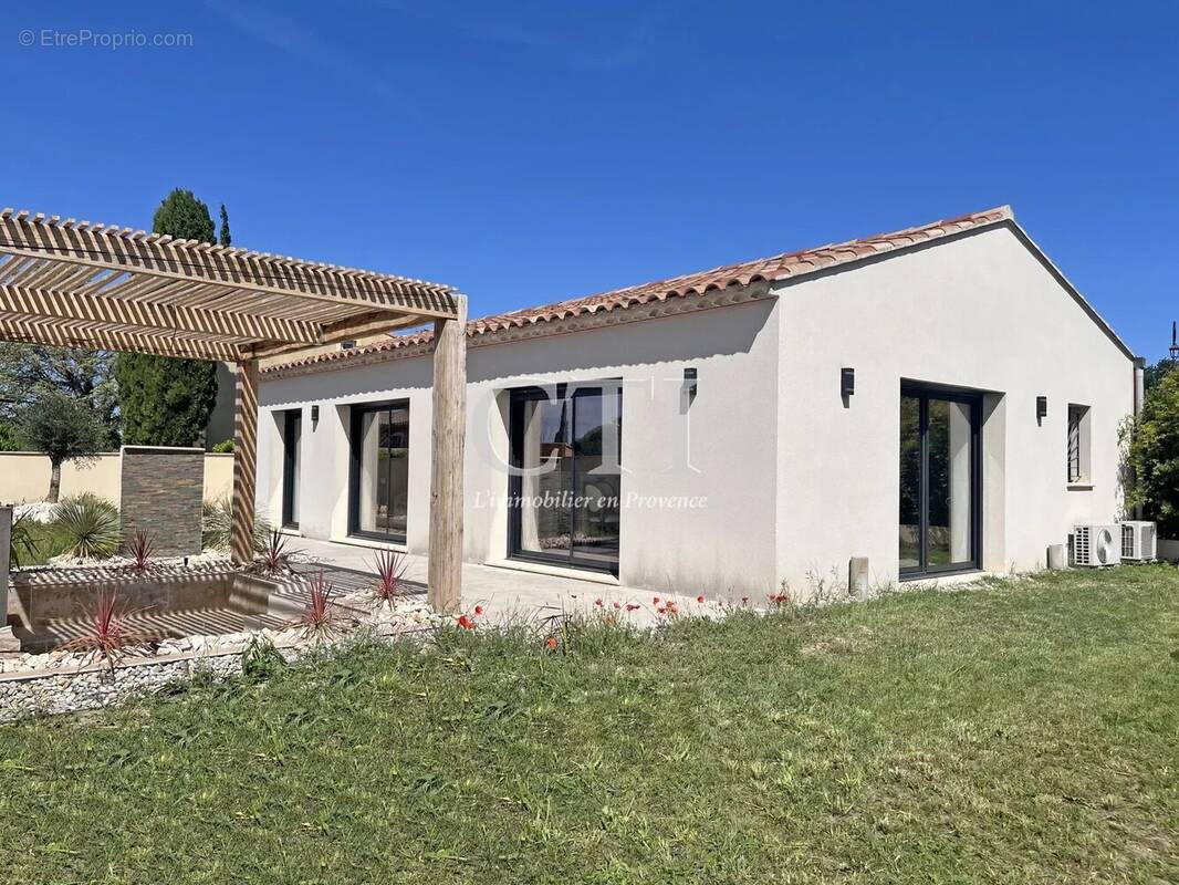 Maison à VAISON-LA-ROMAINE