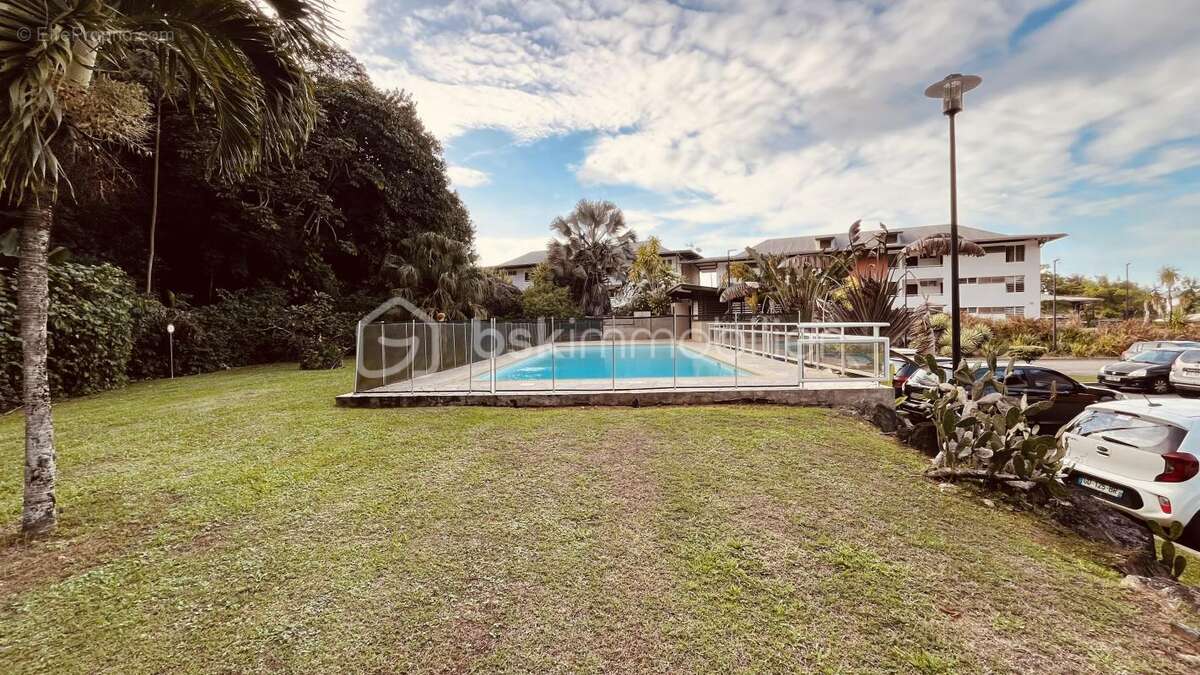 Appartement à REMIRE-MONTJOLY