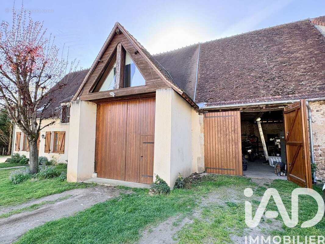 Maison 168 m² à Drevant  - photo 4