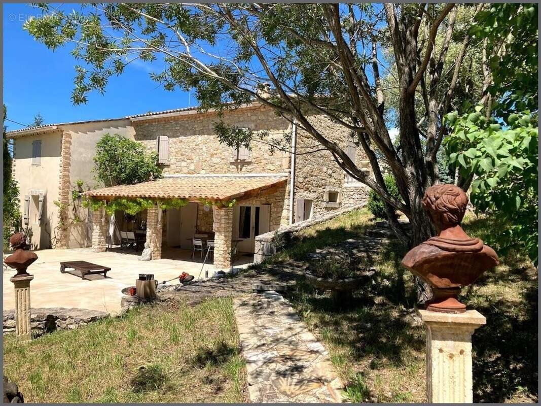 Photo 2 - Maison à MONTBRUN-LES-BAINS