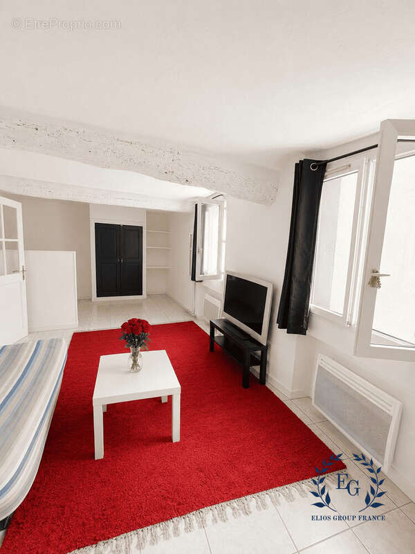 Appartement à SOLLIES-TOUCAS
