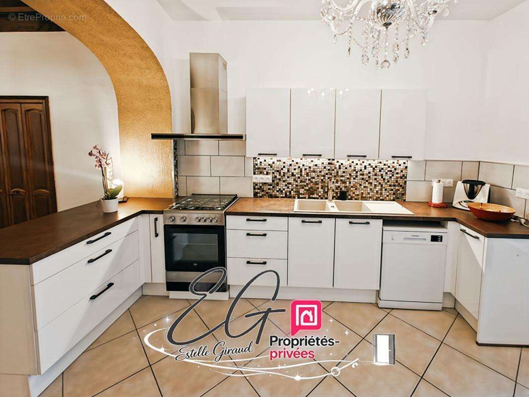 Maison bourgeoise rénovée, Coeur du village de Villegly - photo 8