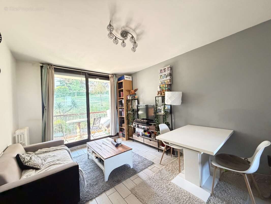 Premier achat ou investissement idéal – Charmant 2 pièces avec terrasse au Cannet - photo 3