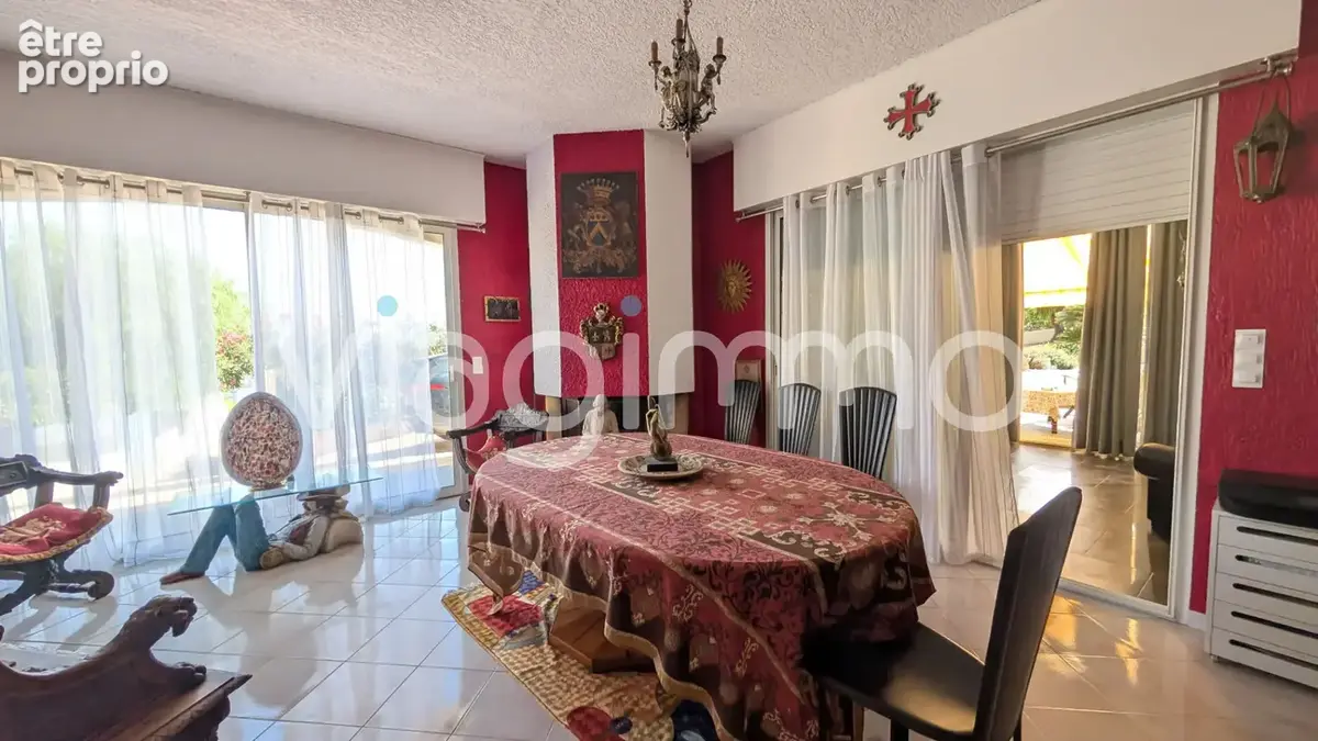 Maison Vaullauris- Hauteurs Golfe Juan 4 pièce(s) 132.15 m2 avec belle vue mer - photo 7