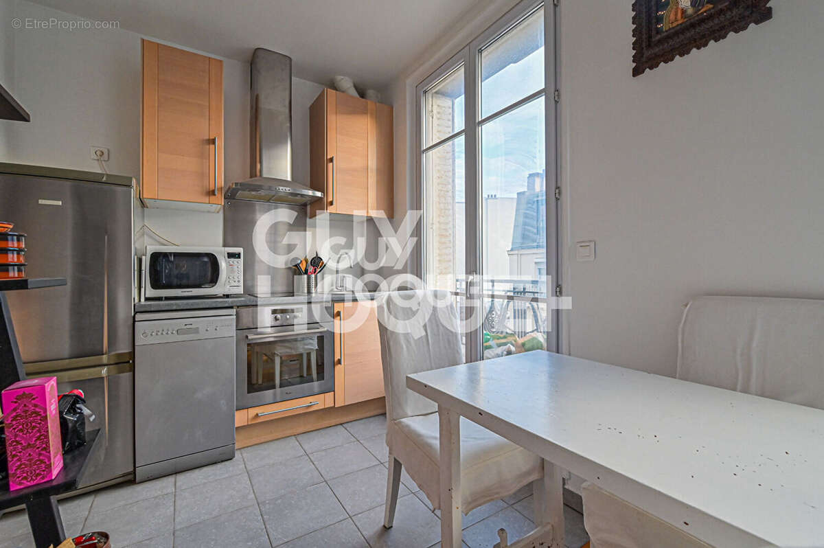 Appartement à PARIS-12E