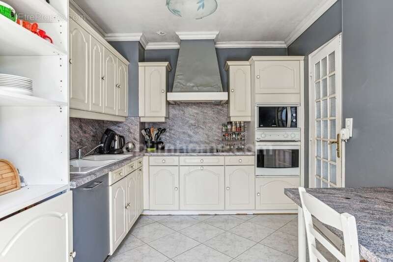 Maison à VERT-SAINT-DENIS