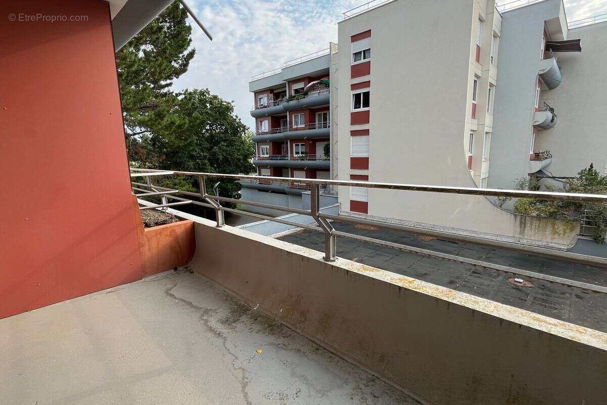 Appartement à LES PONTS-DE-CE