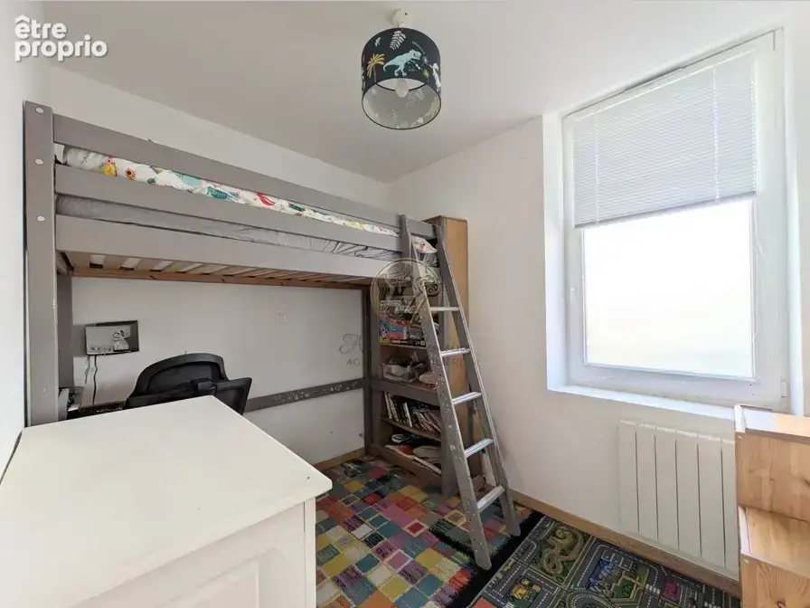 Appartement rénové avec terrasse, grande cour privative et stationnement à Sainte-Foy-lès-Lyon - photo 6