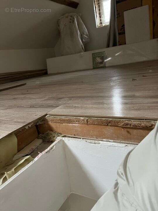 Maison à MONTREUIL-AUX-LIONS