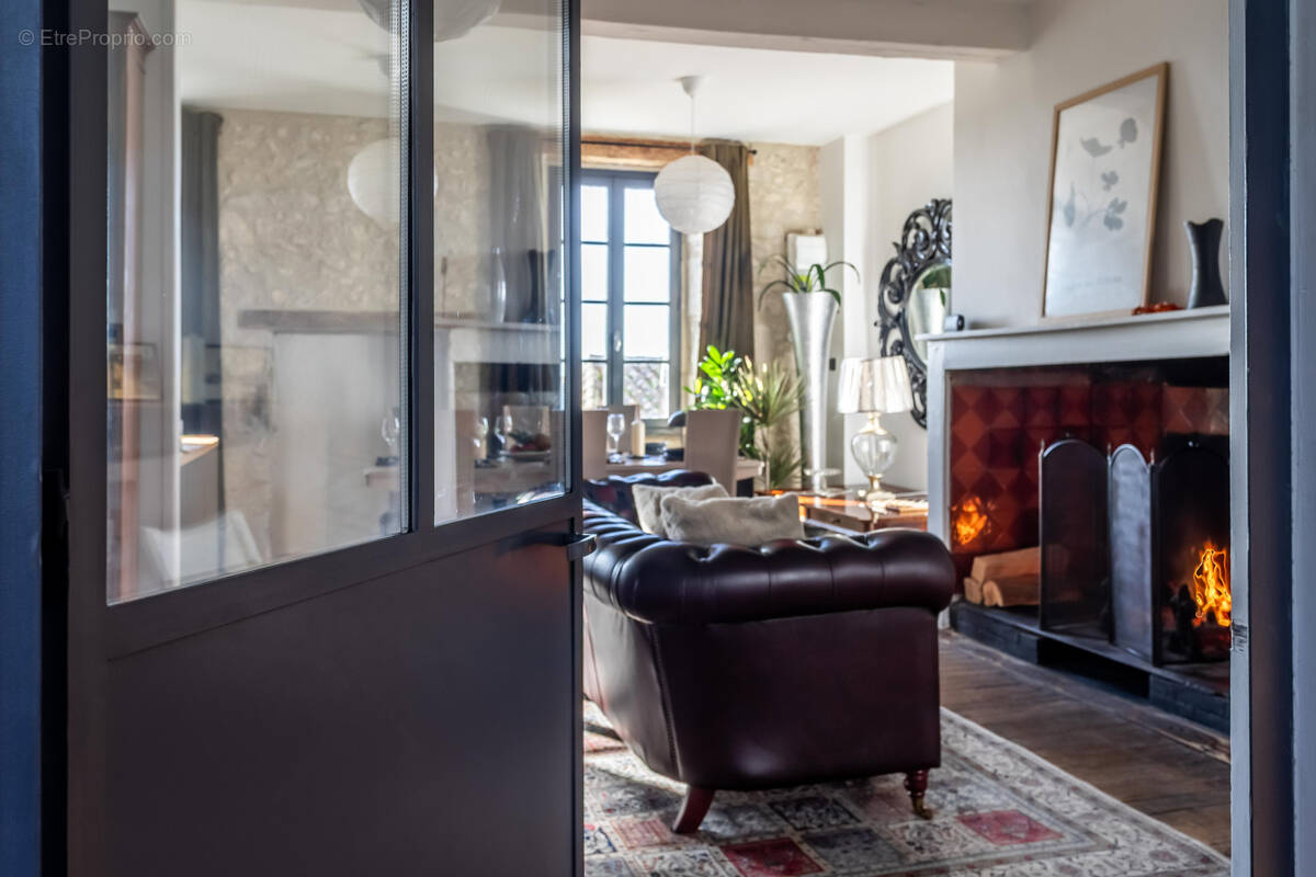 Maison à BEAUVILLE