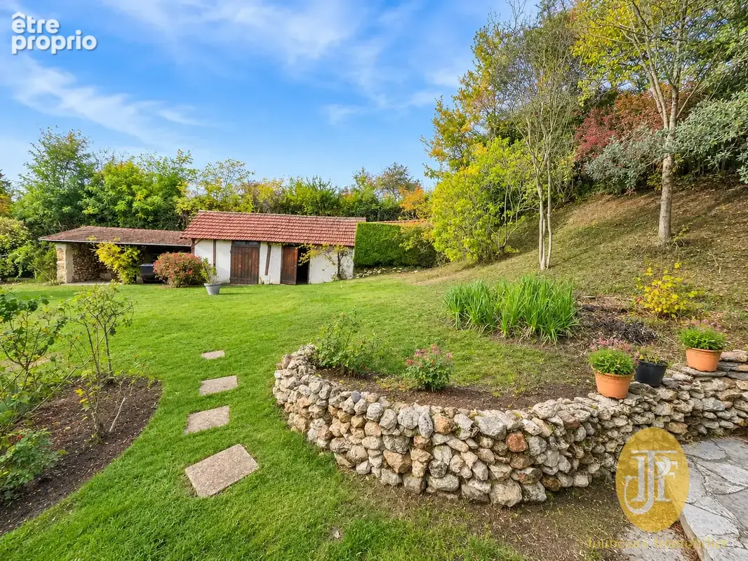 Charmante maison en pierre sur 3000 m2 de terrain - photo 8