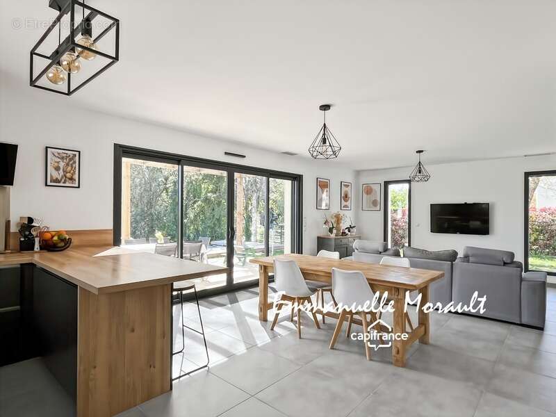 Maison à BAGNOLS-EN-FORET