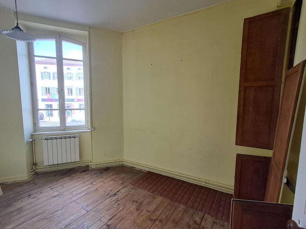 Appartement à MASSIAC