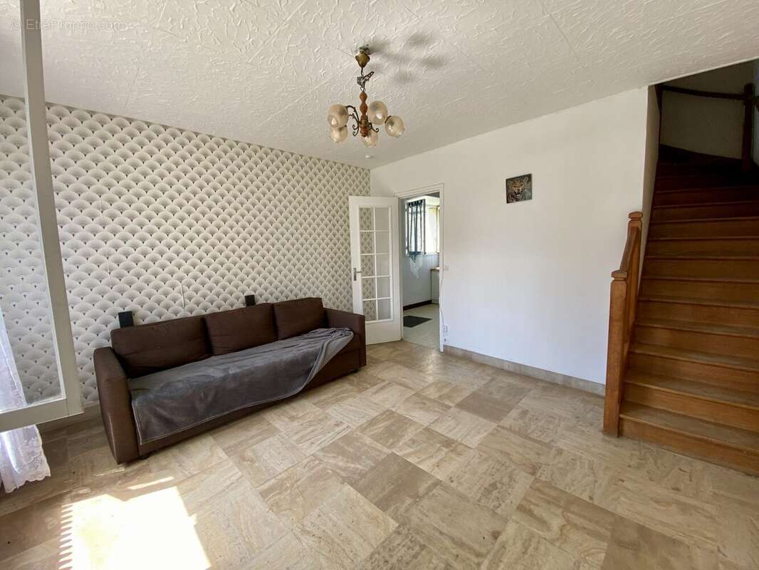 Séjour - Appartement 2 - Appartement à CHEVRU