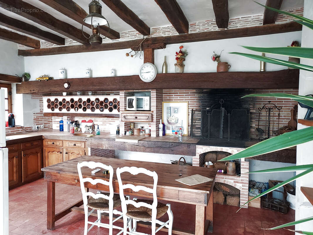 Maison à COURLEON
