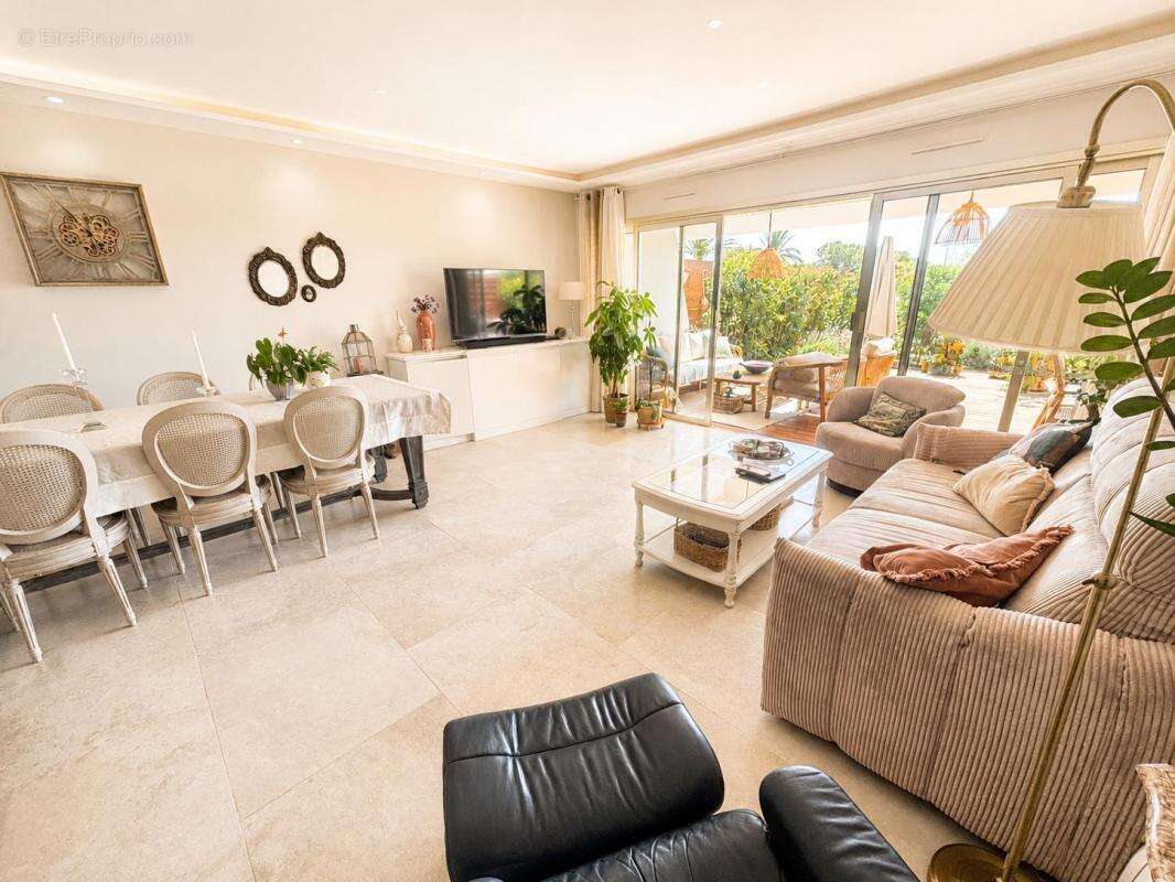 Appartement à VILLENEUVE-LOUBET