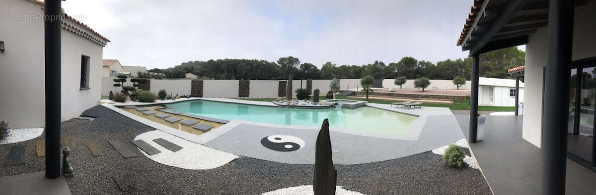 Maison à SAINTE-CECILE-LES-VIGNES