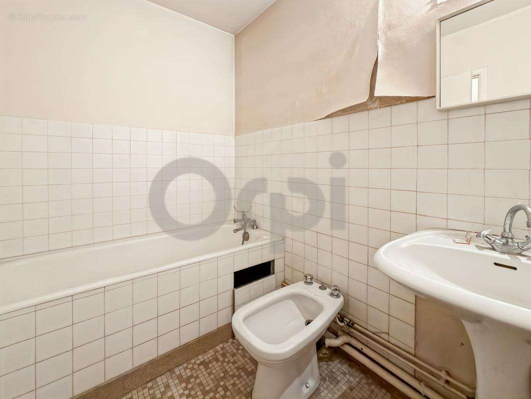 Appartement à PARIS-20E