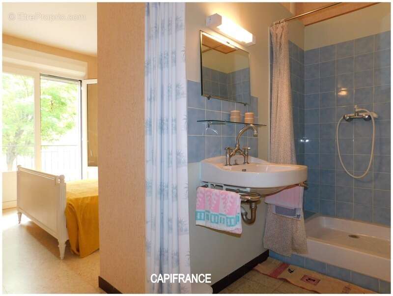 Commerce à LE CHAFFAUT-SAINT-JURSON