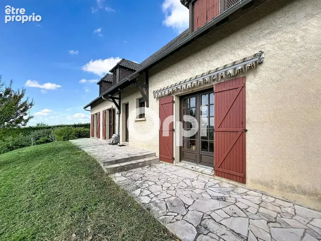 Maison À Vendre sur les hauteurs de Terrasson ! - photo 2