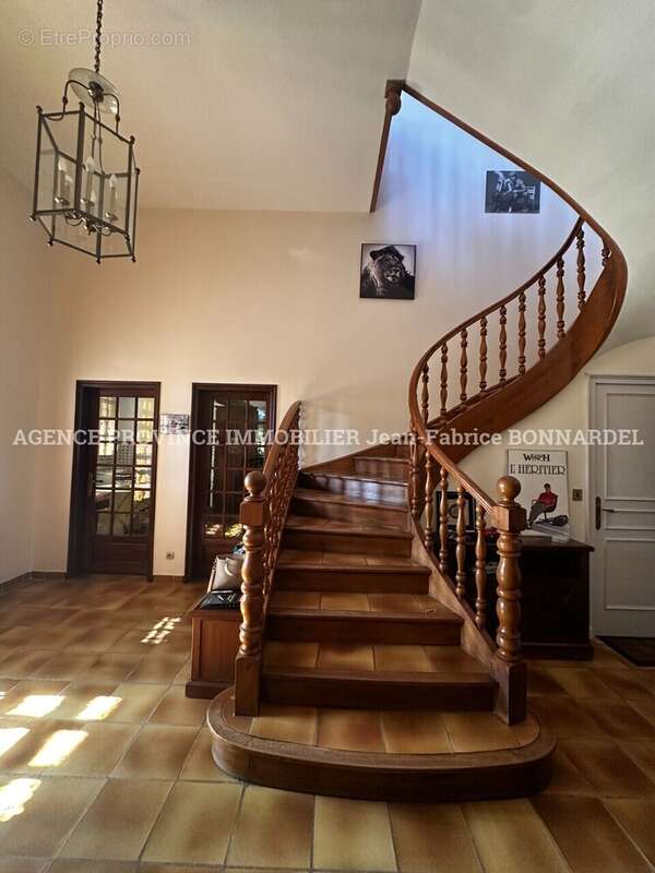 Maison à VALREAS