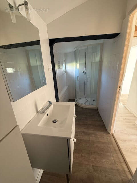 Maison à LA ROCHE-CHALAIS