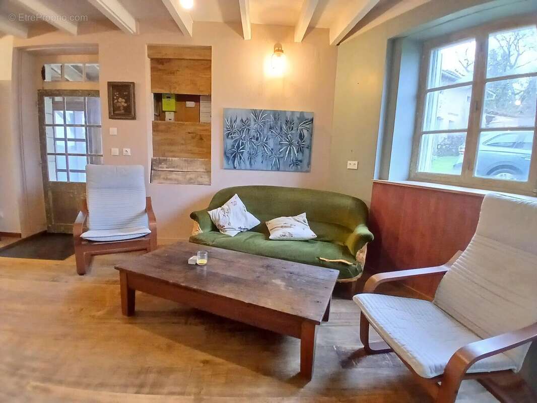 Maison à AUBETERRE-SUR-DRONNE