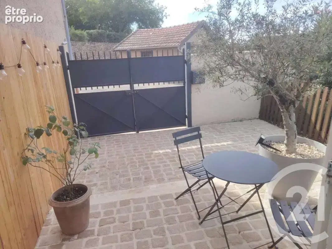 Maison à TERNAY