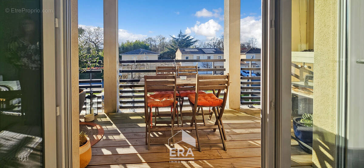 Appartement à PAREMPUYRE