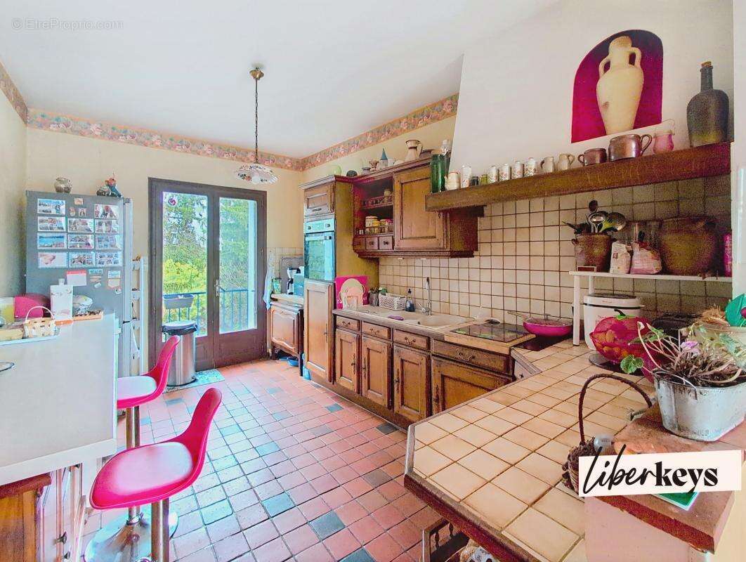 Maison à SAINT-CLEMENT-DES-LEVEES