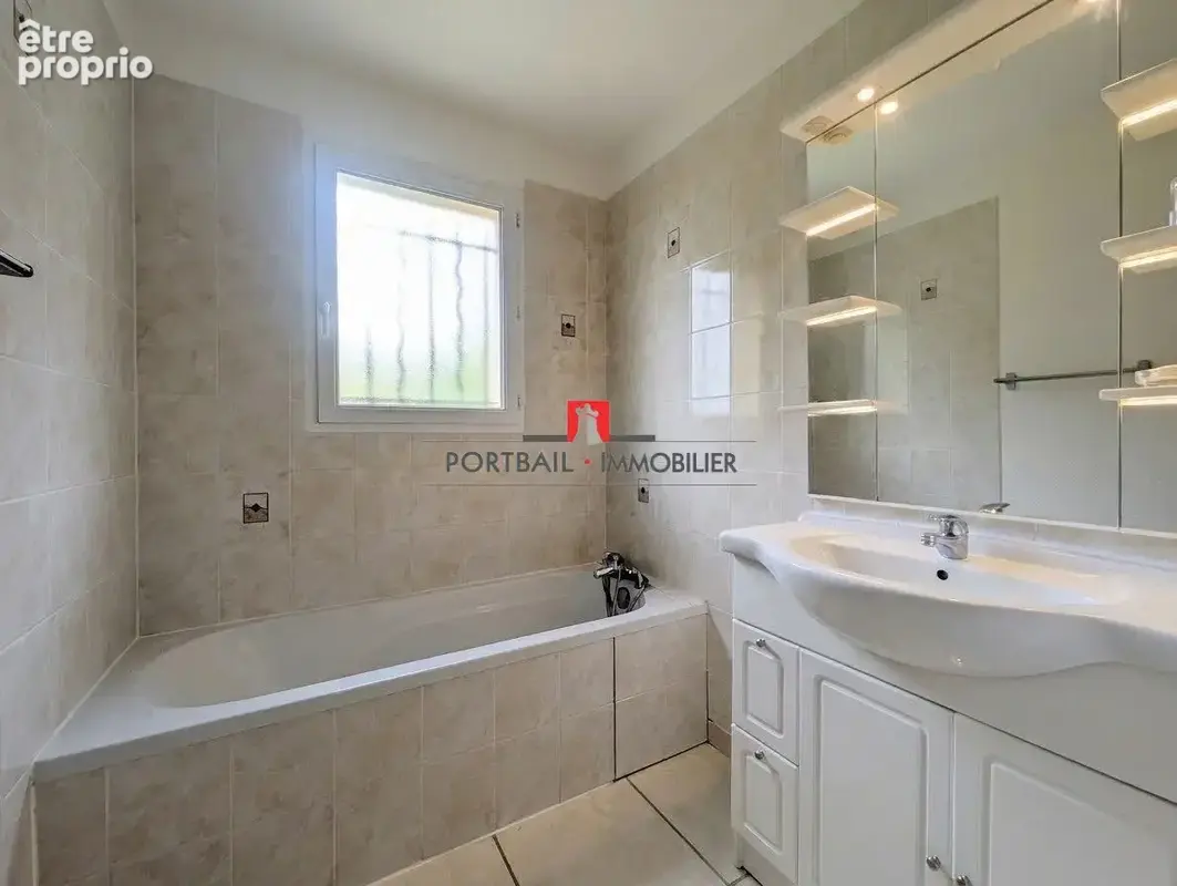 Maison 4 pièces 90 m² à vendre à Saint-Medard-De-Guizieres (33230) - photo 5