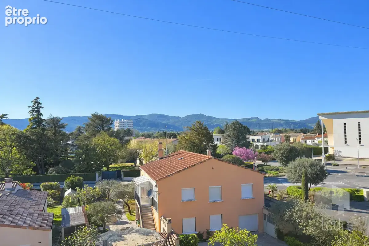 MONTELIMAR, appartement de 120 m2, 4 chambres - photo 4
