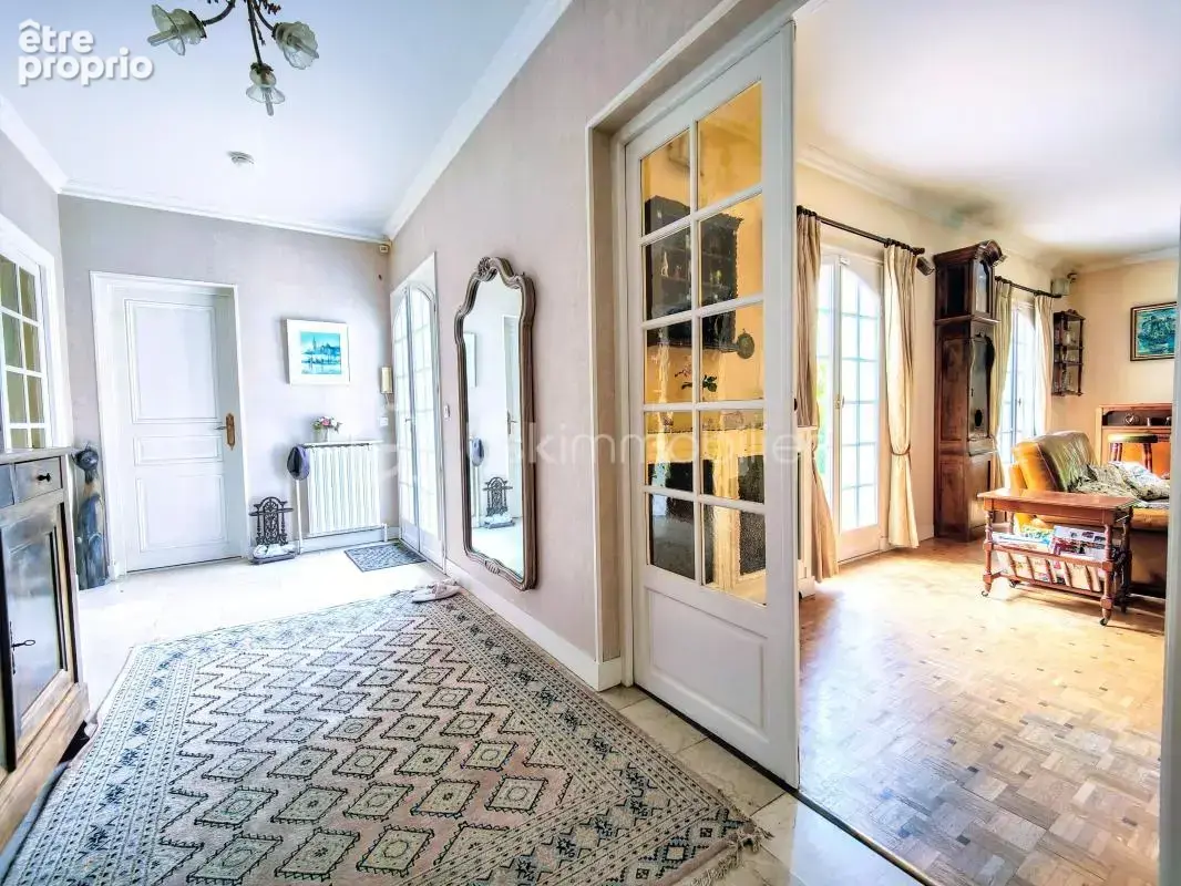 Maison familiale 5 ch av sous-sol, jardin clos arboré et parking - photo 3
