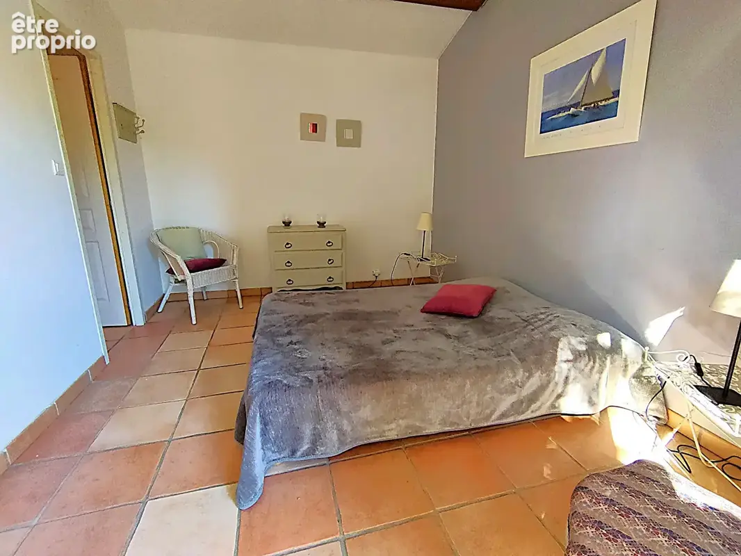 Propriété familiale spacieuse de type 8 à vendre à Garéoult sur 2000m² de terrain - photo 14