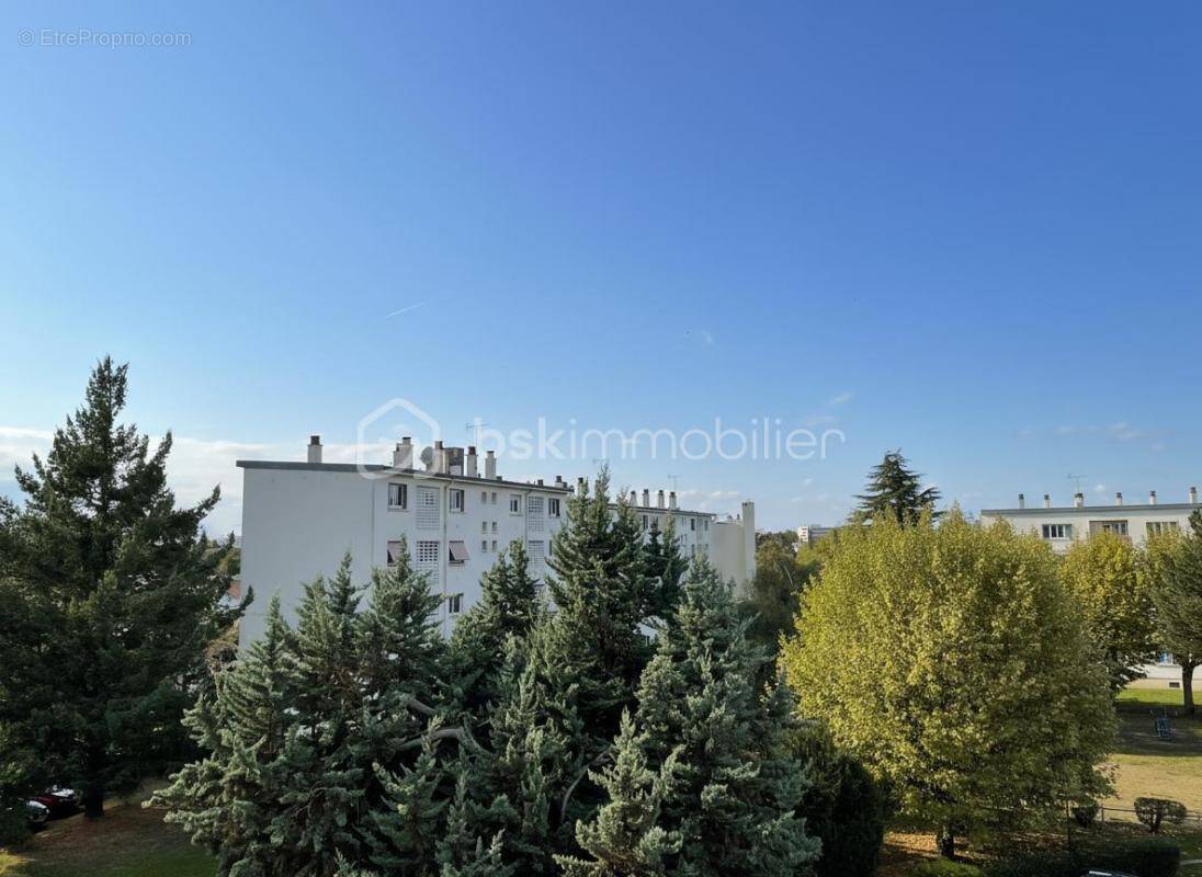 Appartement à LES CLAYES-SOUS-BOIS