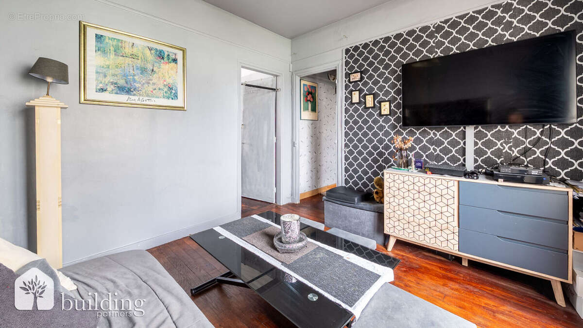 Appartement à COURBEVOIE