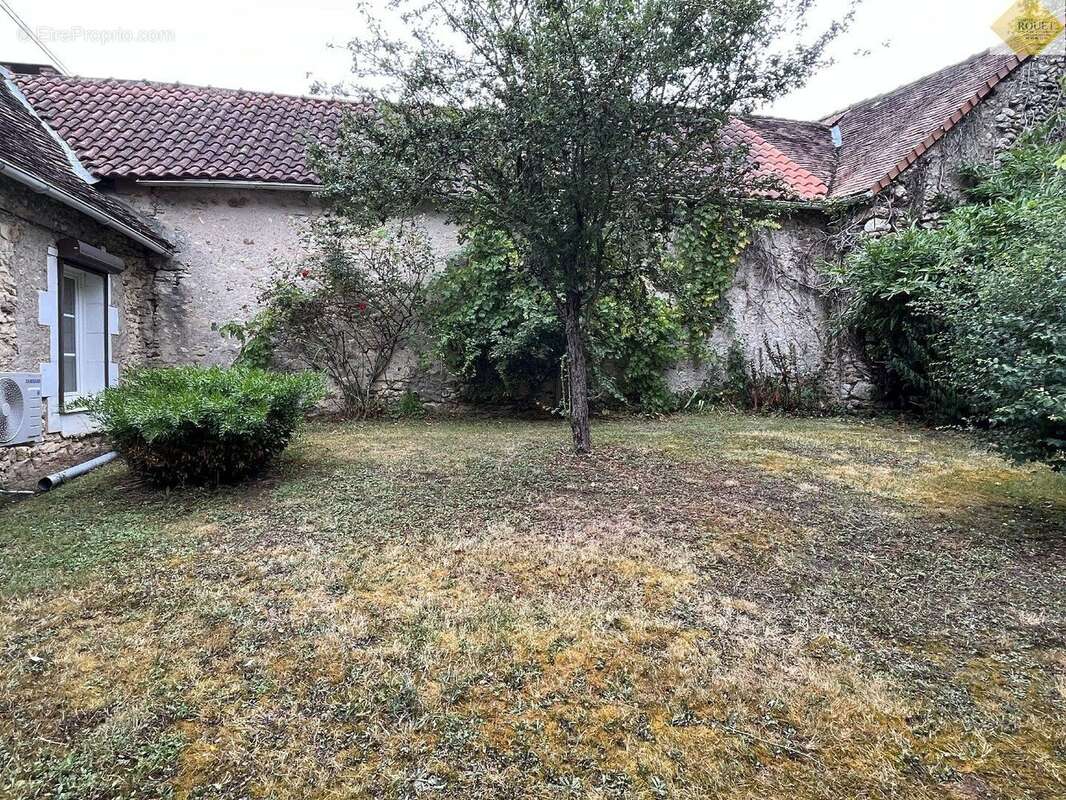 Maison à SAINT-PIERRE-DE-MAILLE